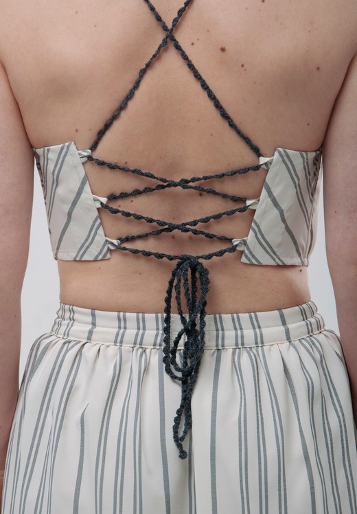 Асиметричний топ в смужку