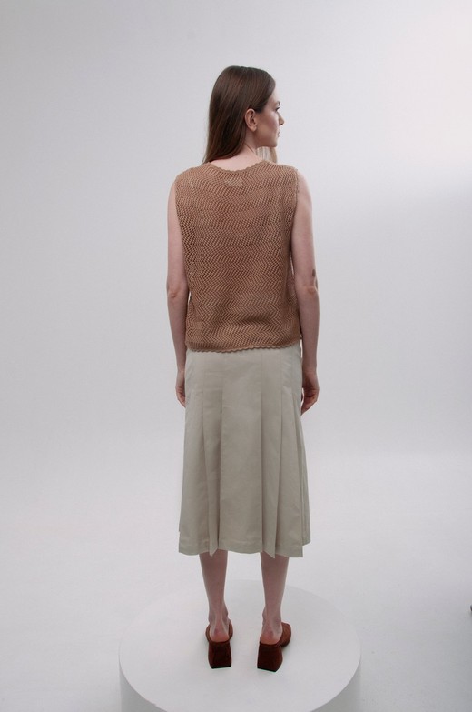 Вʼязана жилетка мокко